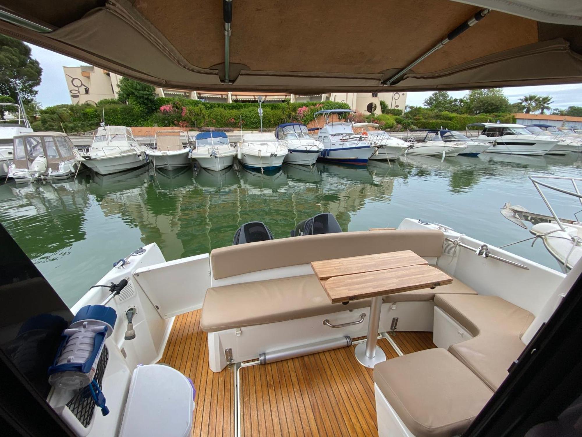 Готель Sejour Sur Bateau De Plaisance Мандельє-ла-Напуль Екстер'єр фото